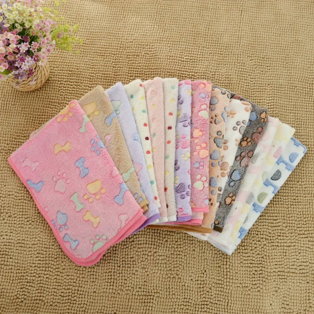 Pet Blankets Soft Fluffy Washable Dog Sleep Mat Paw Pattern Fleece Blanket for Cats Throw Warm Bed Mat for Puppies Pet Supplies