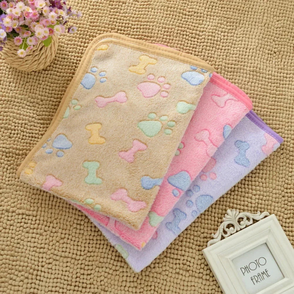Pet Blankets Soft Fluffy Washable Dog Sleep Mat Paw Pattern Fleece Blanket for Cats Throw Warm Bed Mat for Puppies Pet Supplies