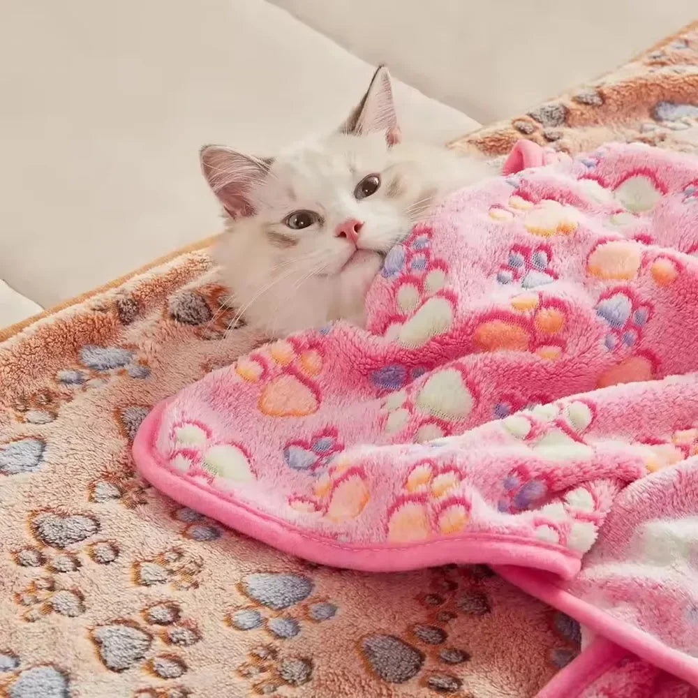 Pet Blankets Soft Fluffy Washable Dog Sleep Mat Paw Pattern Fleece Blanket for Cats Throw Warm Bed Mat for Puppies Pet Supplies