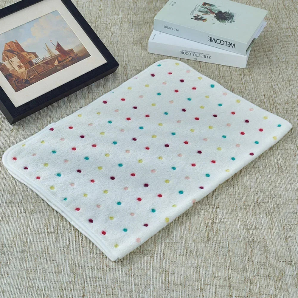 Pet Blankets Soft Fluffy Washable Dog Sleep Mat Paw Pattern Fleece Blanket for Cats Throw Warm Bed Mat for Puppies Pet Supplies