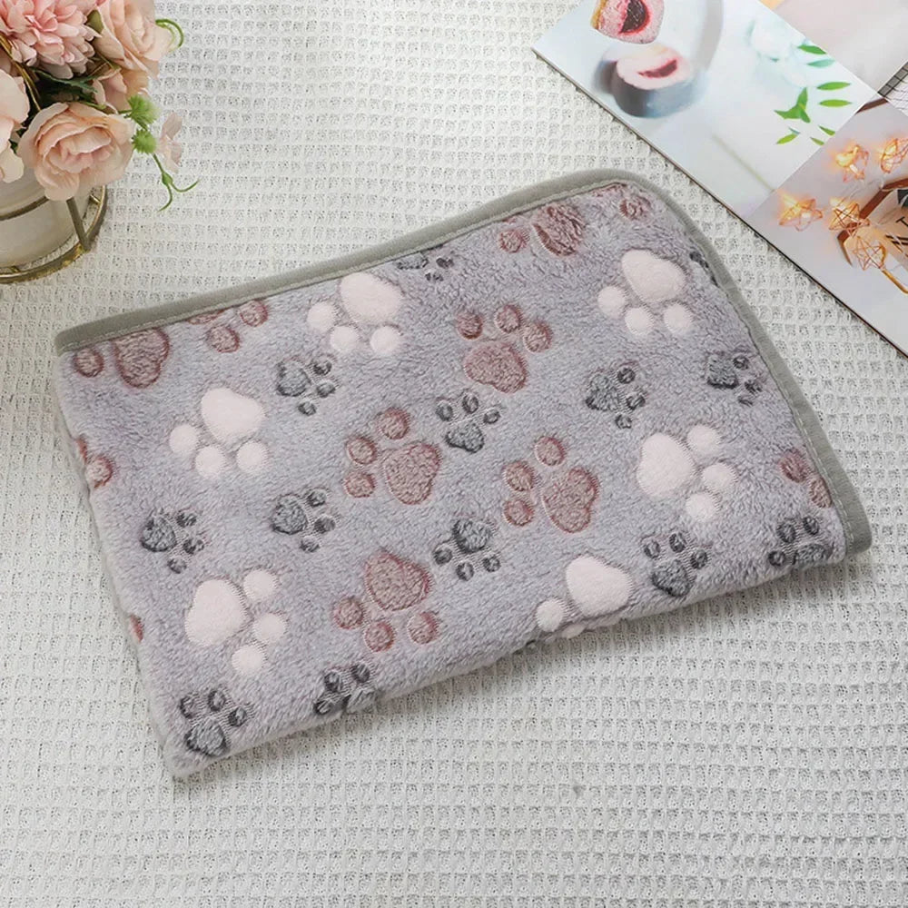 Pet Blankets Soft Fluffy Washable Dog Sleep Mat Paw Pattern Fleece Blanket for Cats Throw Warm Bed Mat for Puppies Pet Supplies