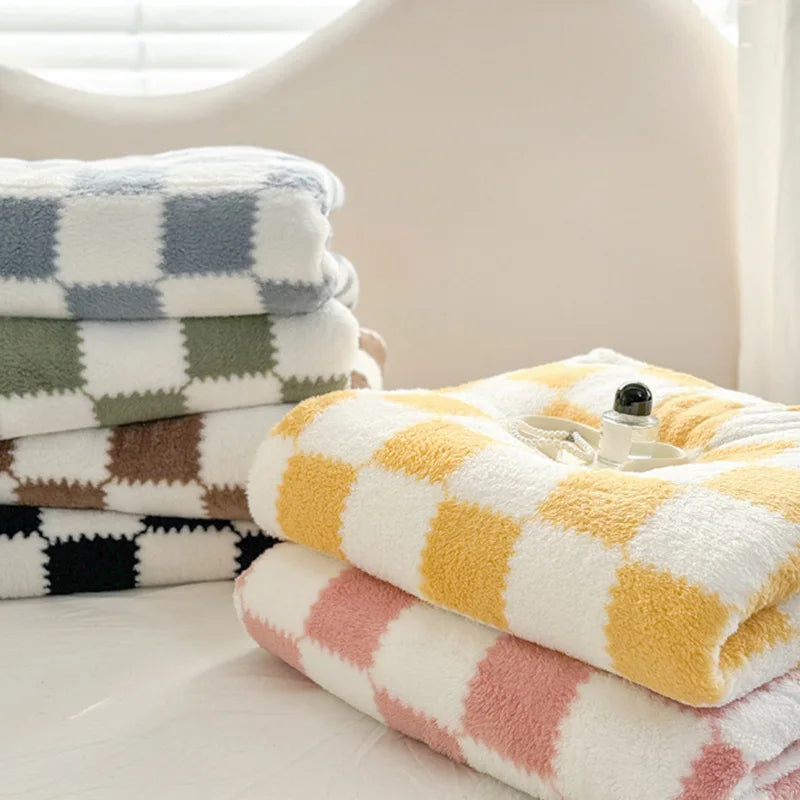 Super Soft Throw Blanket Premium Silky Flannel Fleece 3D Checkered Lightweight Bed Blanket All Season Use