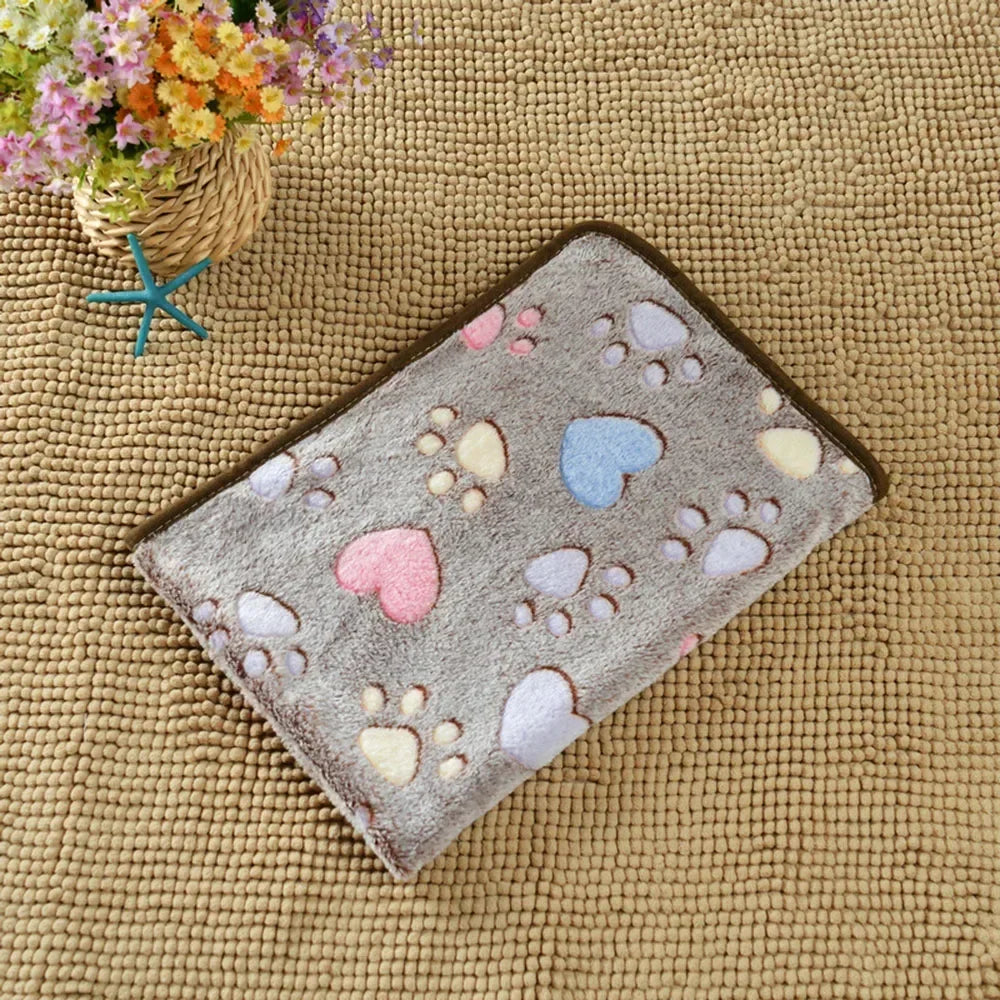 Pet Blankets Soft Fluffy Washable Dog Sleep Mat Paw Pattern Fleece Blanket for Cats Throw Warm Bed Mat for Puppies Pet Supplies