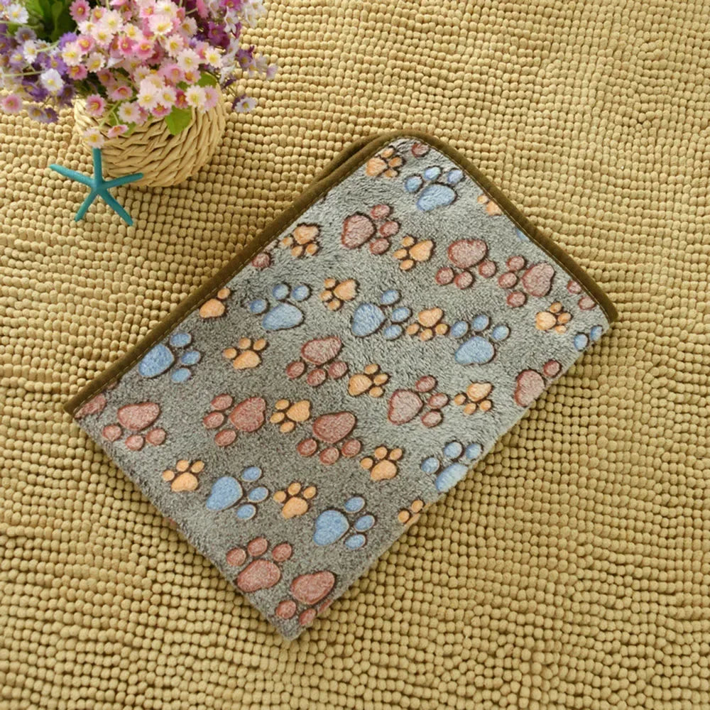 Pet Blankets Soft Fluffy Washable Dog Sleep Mat Paw Pattern Fleece Blanket for Cats Throw Warm Bed Mat for Puppies Pet Supplies